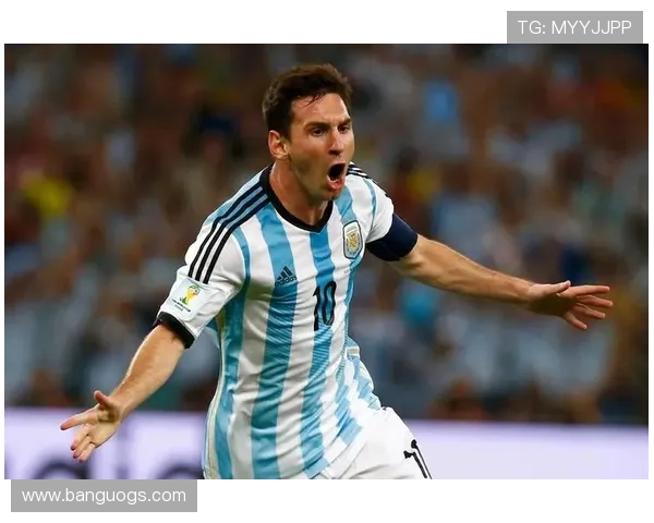 梅西在训练场上的精彩瞬间与足球技巧的完美展现