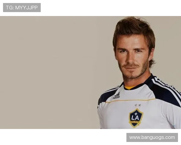 足球明星与粉丝亲密互动分享快乐瞬间展现真实自我 足球明星与粉丝亲密互动分享快乐瞬间展现真实自我