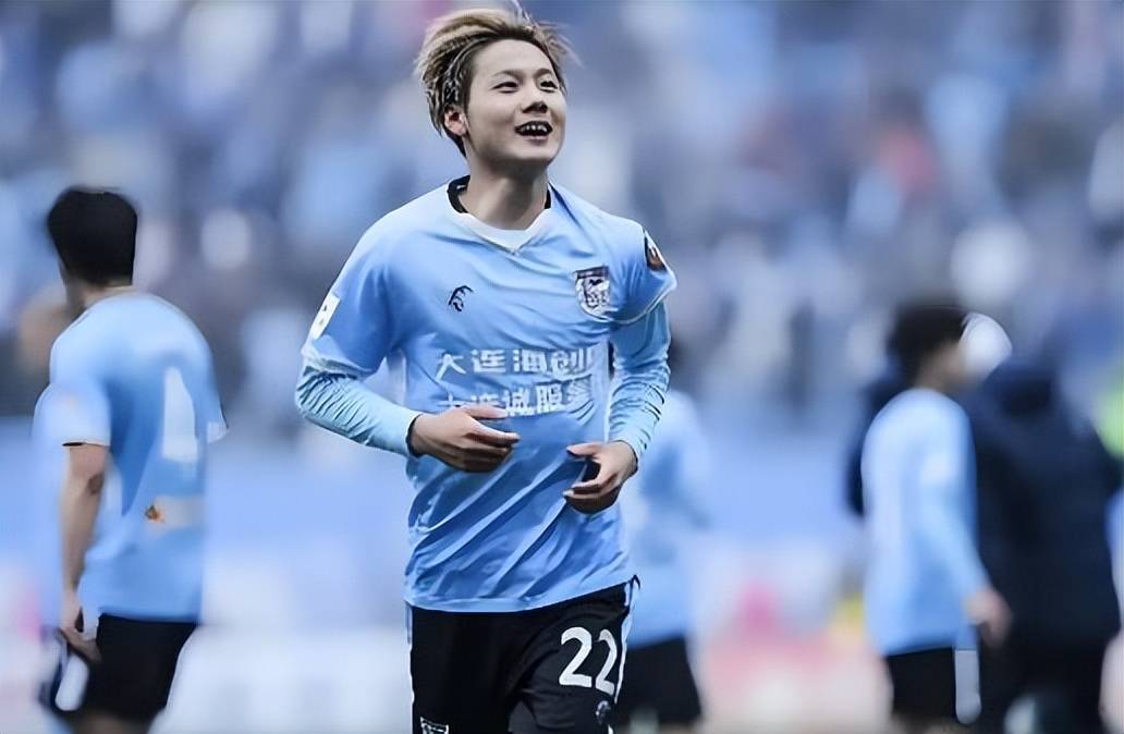 大连英博刚击败辽宁铁人豪取五连胜！毛伟杰就被德甲门兴队挖走正式开启留洋生涯，值得期待被辟谣